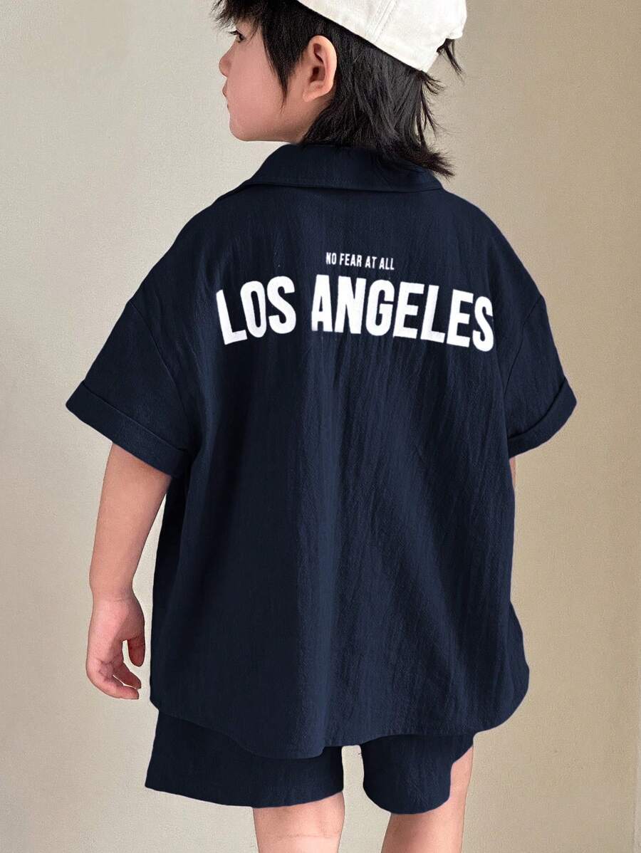 SHEIN Leap Crew Bộ 2 món/Bộ áo thun tay ngắn họa tiết chữ dễ thương màu tím cho bé trai & áo sơ mi tay ngắn màu trơn & quần short, phù hợp cho mùa xuân/hè, mặc dự tiệc - Màu xanh hải quân - Xem 1