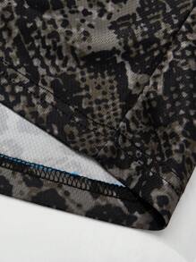 ROMWE MEN Prep 男士平纹蛇纹标语印花短袖T恤，适合春夏季日常穿着、万圣节穿着 - 彩色 - 查看 5