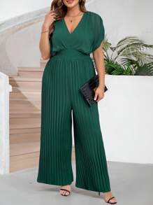 SHEIN Clasi Curvy Plus Size Women Romantic Elegant Green V Neck Solid Color Bat Sleeves Short Sleeves Wide Leg Pleated Jumpsuit, Women's Summer Clothing, Business Casual Women, Jumpsuit, Spring Break, St. Patrick's Day Clothing, Spring Break Clothing, Vacation, Women's Vacation Clothing, Demure, Plain, Plain Elegant