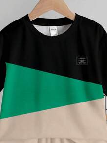 SHEIN Boy's Casual Stylish Geometric Split Patchwork Pattern, Iconic Logo Print Round Neck Short Sleeve Shorts 2pcs Set, Suitable For Summer