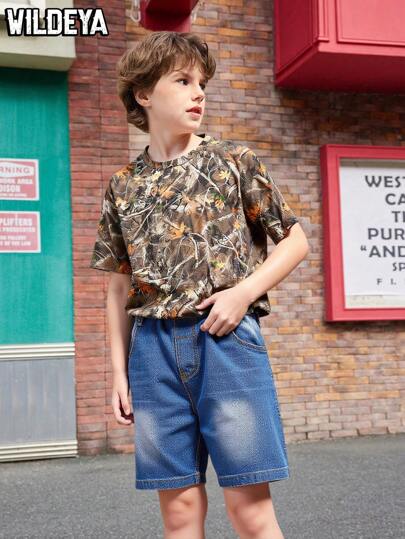 SHEIN Tween 男童 2 件套，春夏，Wildeya 新款，时尚舒适的迷彩印花图案搭配百搭的中度洗水蓝色牛仔裤，适合户外活动和日常穿着