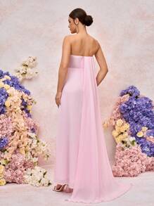 SHEIN Belle Robe de demoiselle d'honneur élégante et romantique en tissu de mousseline rose avec fleurs 3D, épaules dénudées, volants et coupe évasée pour soirée