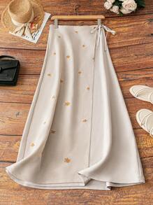 Al Najma 女士休闲刺绣抽绳裙，休闲度假 - 杏色 - 查看 1