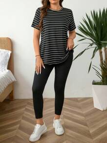 SHEIN LUNE 大码运动黑白条纹 T 恤上衣和紧身裤两件套女士夏季服装外出上衣女士、商务休闲女士、夏季、可爱衬衫、办公室度假服装女士度假服装女士春假健身套装女士简约时尚、度假服装、日常穿着适合外出/约会/聚会/派对穿着 - 黑與白 - 查看 4