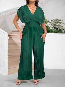 SHEIN Clasi Curvy Plus Size Women Romantic Elegant Green V Neck Solid Color Bat Sleeves Short Sleeves Wide Leg Pleated Jumpsuit, Women's Summer Clothing, Business Casual Women, Jumpsuit, Spring Break, St. Patrick's Day Clothing, Spring Break Clothing, Vacation, Women's Vacation Clothing, Demure, Plain, Plain Elegant