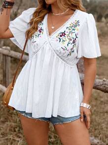 Franclia Plus Size Women European And American Style Fashion Versatile Floral Embroidery Patchwork Short Sleeve Blouse