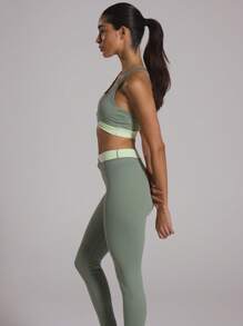 Crossover Waistband Contrast Panel Crossover Back Strap Sports Bra Musera Sport Active Gym Workout, Padel, Tennis, Pickleball Gym Fitness - Multicolor - View 3