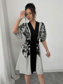 Chiquease Vestido corto mini estampado con manga corta, cuello en V y cintura anudada, en colores negro y albaricoque, para primavera/verano