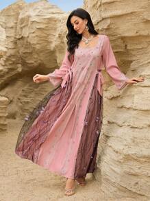 Al Najma 女士方领优雅蝴蝶拼布浪漫风格朴素卡夫坦，阿拉伯传统长裙 - 粉色 - 查看 5