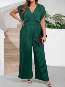 SHEIN Clasi Curvy Plus Size Women Romantic Elegant Green V Neck Solid Color Bat Sleeves Short Sleeves Wide Leg Pleated Jumpsuit, Women's Summer Clothing, Business Casual Women, Jumpsuit, Spring Break, St. Patrick's Day Clothing, Spring Break Clothing, Vacation, Women's Vacation Clothing, Demure, Plain, Plain Elegant