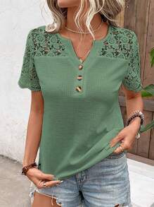 EMERY ROSE Camiseta de vacaciones informal de unicolor con cuello recortado y encaje - Verde - Ver 3