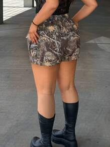 SHEIN EZwear 大码休闲修身工装短裤，印花设计，夏季/夏季/夏季，春季/春季女士海滩/早午餐/春假/狂欢节/乡村音乐会/伊比沙岛/纳什维尔 - 彩色 - 查看 2