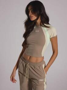 Musera Sport 修身短袖T恤，适合运动、健身、徒步、散步、板式网球、网球、匹克球、健身房日常休闲夏季穿着 - 棕色 - 查看 1