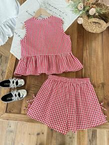 SHEIN Conjunto de 2 piezas de blusa sin mangas con decoración de lazo y dobladillo con volantes a cuadros rojos y blancos, y shorts casuales para niñas preadolescentes, adecuado para primavera/verano, salidas diarias, viajes de primavera, vuelta al colegio