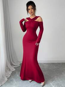 Modelyn 女式纯色露肩修身前扭纹长袖连衣裙 - 酒紅色 - 查看 3