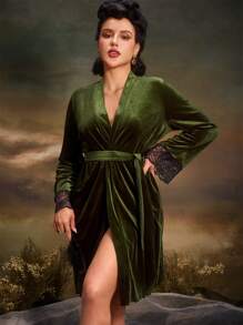 Vintage Palace Style Velvet Lace Trim Women Bathrobe - Dark Green - View 1