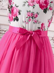 SHEIN Roze jurk met bloemenprint, fladdermouwen en riem voor meisjes (tween)