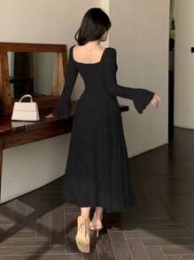 DAZY Damen elegantes schwarzes Langarm-Kleid aus strukturiertem Stoff, elegant, rüschenbesetzt, Herbstkleid