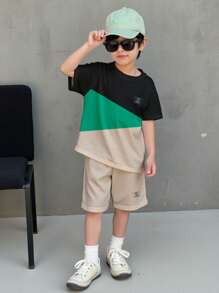 SHEIN Boy's Casual Stylish Geometric Split Patchwork Pattern, Iconic Logo Print Round Neck Short Sleeve Shorts 2pcs Set, Suitable For Summer