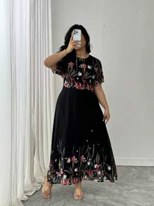 SHEIN LUNE Vestido casual elegante de manga corta con cuello redondo y estampado floral para mujer de talla grande