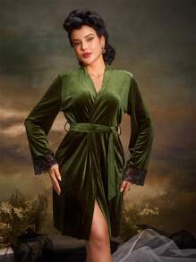 Vintage Palace Style Velvet Lace Trim Women Bathrobe - Dark Green - View 6