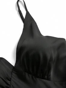 Ocili ثوب نوم حريري ناعم لامع كالساتان ذو حمالات رفيعة للنساء لملابس النهار الفاخرة - الأسود - مشاهدة 4