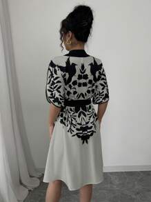 Chiquease Vestido corto mini estampado con manga corta, cuello en V y cintura anudada, en colores negro y albaricoque, para primavera/verano