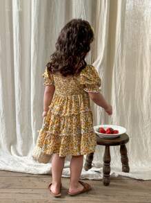 SHEIN LMoss Kids LMoss Baby Girl Cute Ditsy Floral Pattern Sleeveless Sundress, Summer - Yellow - View 2