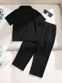 SHEIN 2件套男童休闲宽松翻领短袖Polo衫和裤子套装 - 黑色 - 查看 2