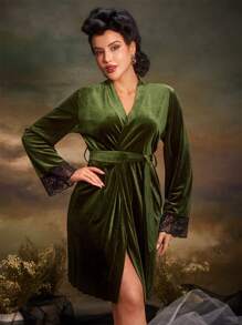 Vintage Palace Style Velvet Lace Trim Women Bathrobe - Dark Green - View 5