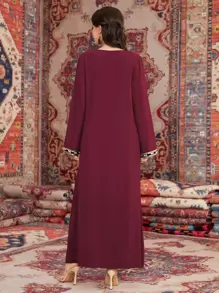 Al Najma 女士珍珠装饰阿拉伯风格连衣裙，端庄 - 酒紅色 - 查看 2