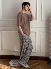 DAZY Men's Summer Solid Color Short Sleeve T-Shirt And Retro Plaid Shorts 2 Pieces Home Wear Set Pajama - Brown - View 4