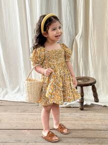 SHEIN LMoss Kids LMoss Baby Girl Cute Ditsy Floral Pattern Sleeveless Sundress, Summer - Yellow - View 3