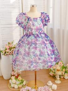 SHEIN Glamorique Kids Robe d'été pour filles avec manches bouffantes en organza à fleurs, fleurs violettes charmantes et élégantes, convient pour les trajets quotidiens, les occasions de fête, mettant en valeur une douce et adorable allure de jeune fille