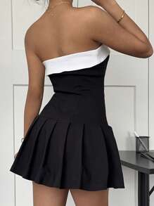 SHEIN EZwear Vestido corto con hombros descubiertos y plisados para mujer - Blanco y Negro - Ver 3