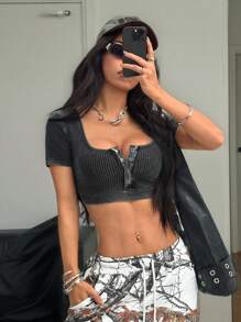 Coolane 女款春夏 Grunge 运动装棉质粗针织水洗纽扣短款 T 恤 - 黑色 - 查看 5