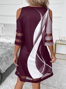 SHEIN Clasi فستان متوسط الطول للنساء بياقة على شكل حرف V ، من شبك ورقعات ومطبوعات بطيات وأكتاف مكشوفة - أحمر بنفسجي - مشاهدة 2