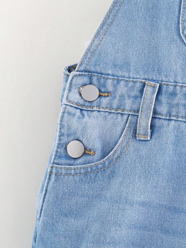 TEEN GIRL 休闲日常简约都市街头浅色水洗可调节肩带牛仔背带短裤，基本款 6 个口袋，破洞原始下摆细节。女孩必备日常时尚单品 - 淺色水洗藍 - 查看 4