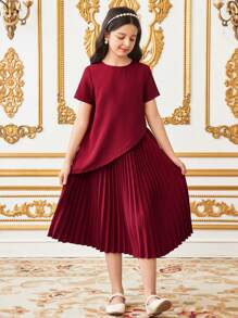 SHEIN Tween Girl Streetwear 纯色圆领短袖不对称上衣和百褶裙两件套 - 紅色 - 查看 5