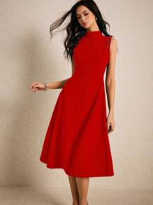 Poéselle Mittellanges, schlichtes Kleid mit Rundhalsausschnitt ohne Ärmel, minimalistisch und elegant mit Metallesenösen-Dekor - Rot - Übersicht 2