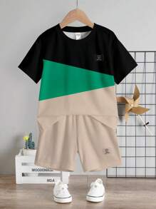 SHEIN Boy's Casual Stylish Geometric Split Patchwork Pattern, Iconic Logo Print Round Neck Short Sleeve Shorts 2pcs Set, Suitable For Summer