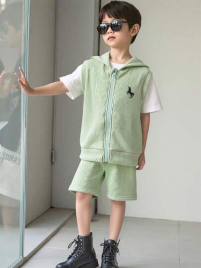 SHEIN 3pcs Boys Casual Outfit Set: Knitted Comfortable Short Sleeve Crew Neck T-Shirt With Horse Print, Vest, And Sports Shorts, Fashionable Street Style, Suitable For Travel And Vacation In Summer