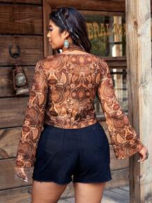 SHEIN LUNE 大码女式西式复古嬉皮波西米亚风印花透明 V 领 T 恤，适合音乐节和假期 - 棕色 - 查看 3