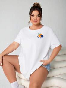 SHEIN CURVE+ Plus Size Casual Orange Graffiti English Print White T-Shirts, Relaxed Simple Graphics Round Neck Short Sleeve Super Loose Women Tee, Suitable For Summer - White - View 7