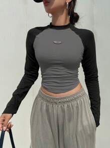 DAZY Koszulka z długim rękawem typu raglan i łatkami w blokach kolorów Y2k dla kobiet