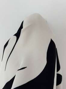 Chiquease 女士不对称黑白印花 V 领连体裤、阔腿休闲办公连体裤