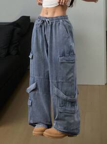 SHEIN EZwear Pantalones vaqueros anchos lavados de azul claro con bolsillos cargo para mujer, estilo callejero para salir en primavera/verano - Lavado ligero - Ver 1