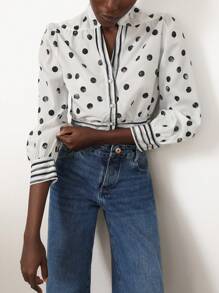 Aveloria Modichic 2025 春夏优雅法式浪漫蓝白撞色水彩波点 V 领条纹拼布修身女士长袖衬衫 - 黑與白 - 查看 6