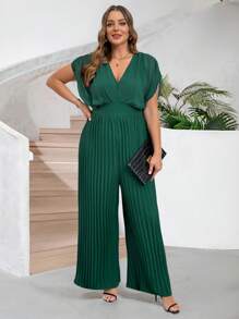SHEIN Clasi Curvy Plus Size Women Romantic Elegant Green V Neck Solid Color Bat Sleeves Short Sleeves Wide Leg Pleated Jumpsuit, Women's Summer Clothing, Business Casual Women, Jumpsuit, Spring Break, St. Patrick's Day Clothing, Spring Break Clothing, Vacation, Women's Vacation Clothing, Demure, Plain, Plain Elegant