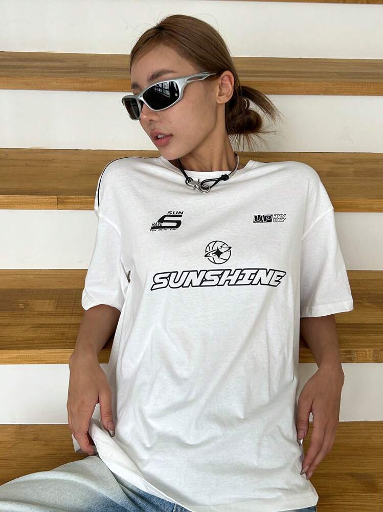 DAZY Letter Graphic Contrast Piping Drop Shoulder Tee Jersey